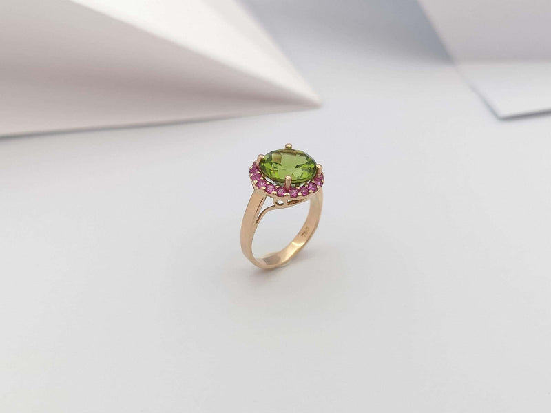 SJ3267 - Peridot with Pink Sapphire Ring Set in 18 Karat Rose Gold Settings