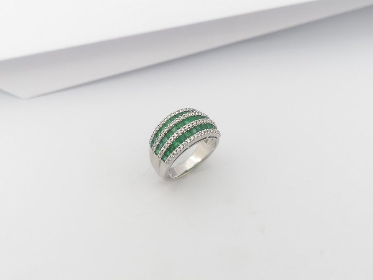 SJ3063 - Emerald with Cubic Zirconia Ring set in Silver Settings