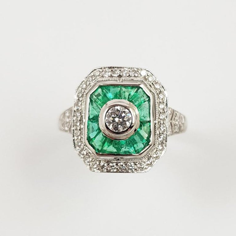 SJ2587 - Emerald with Diamond Ring Set in 18 Karat White Gold Settings