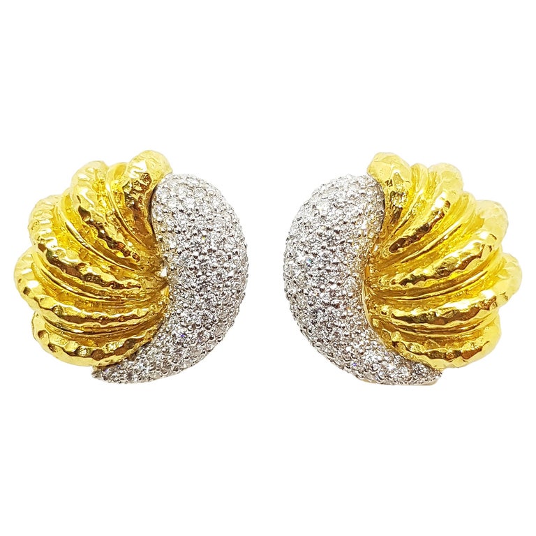 SJ1252 - Diamond Earrings Set in 18 Karat Gold Settings