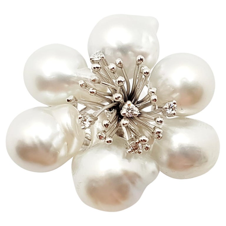 SJ1180 - South Sea Pearl with Diamond Ring Set in 18 Karat White Gold Settings