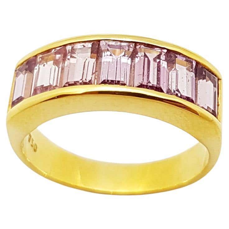 SJ2805 - Pink Sapphire Ring Set in 18 Karat Gold Settings